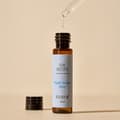 Närbild av Probiotic Night Serum från Oslo Skin Lab med pipett och serumdroppe
