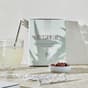 The Beauty Pearls i lyxig miljö tillsammans med ett glas lemonad