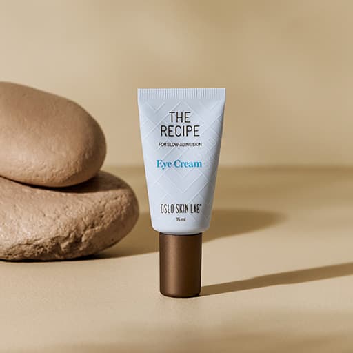 Eye Cream från Oslo Skin Lab i stilren miljö, återfuktande ögonkräm för slätare hud runt ögonen