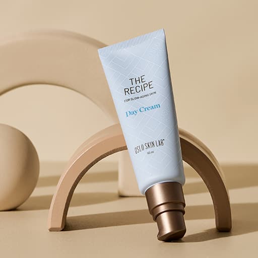 Day Cream från Oslo Skin Lab i stilren miljö, återfuktande ansiktskräm för jämn och mjuk hud